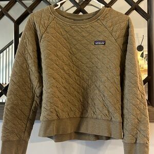 Patagonia Organic women’s sweatshirt Olive color Small but fits like XS